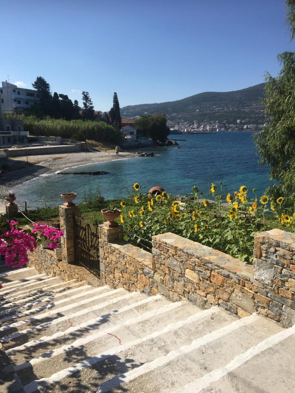 סאמוס Roditses Beach Sea Front Apartments מראה חיצוני תמונה